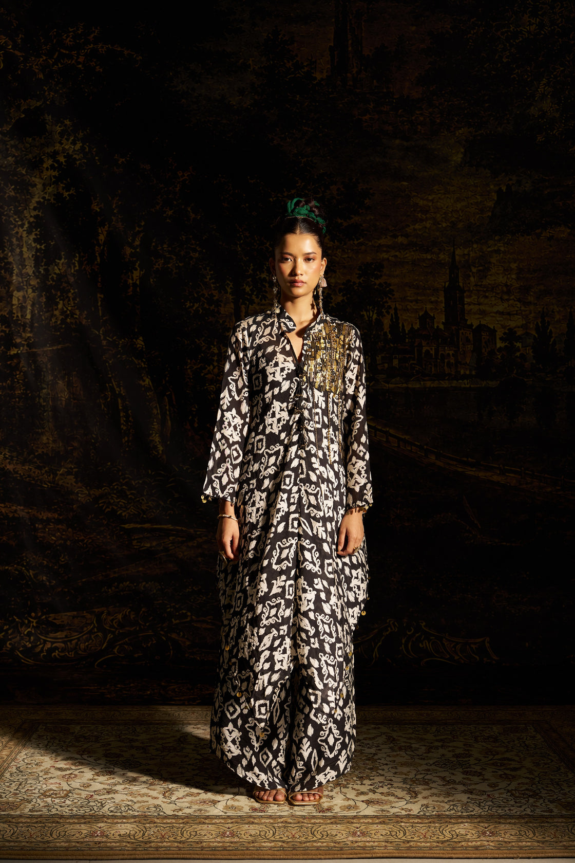 B/W V- Tunic Set