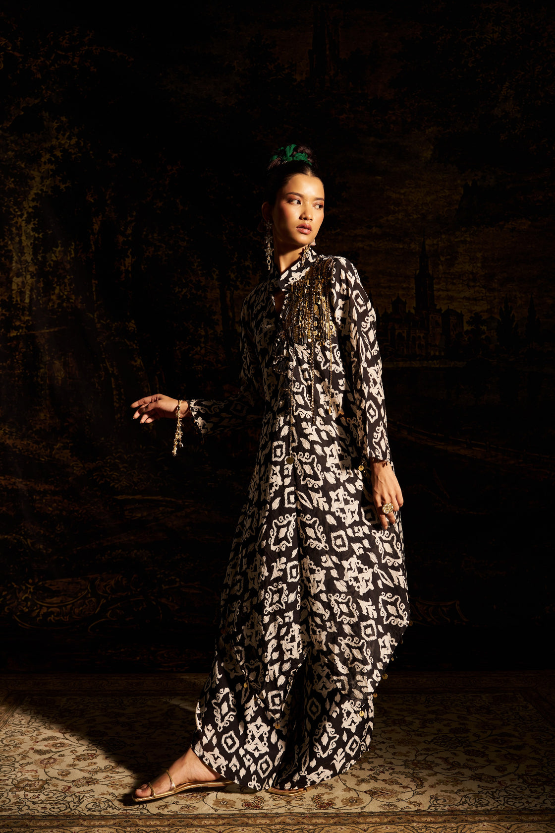 B/W V- Tunic Set