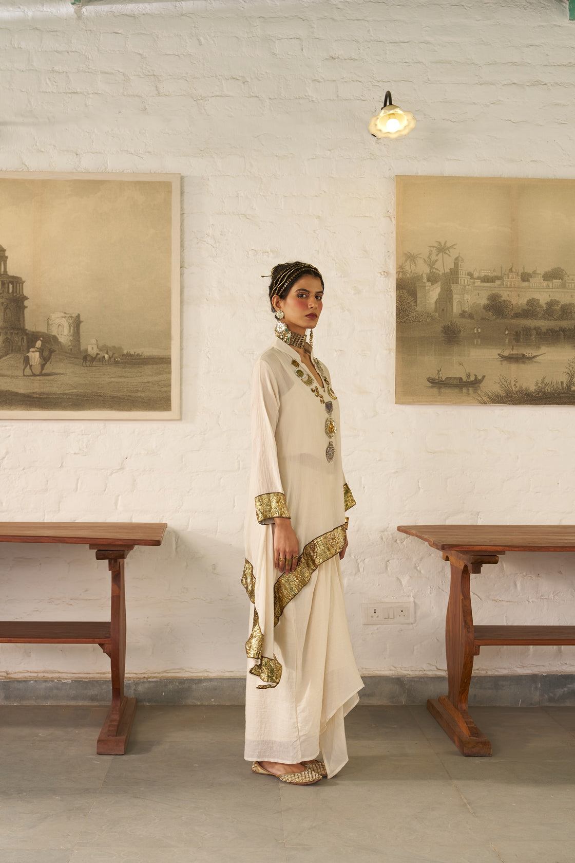Asymmetric Kali Kurta Set